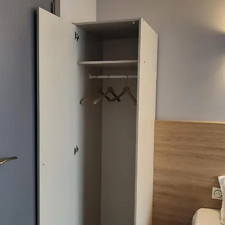Pour 2 Personnes Avec Lit Separe Dans La Banlieue Parisienne Pensjonat
