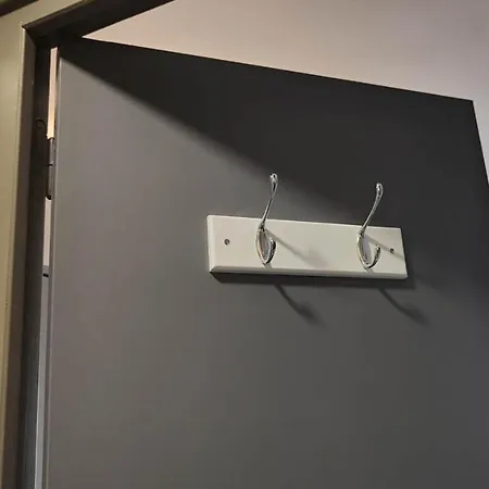 Pour 2 Personnes Avec Lit Separe Dans La Banlieue Parisienne * Bondy